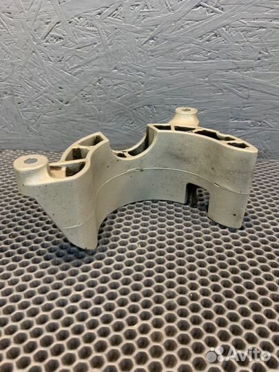 Кронштейн генератора Porsche Panamera 970 рест