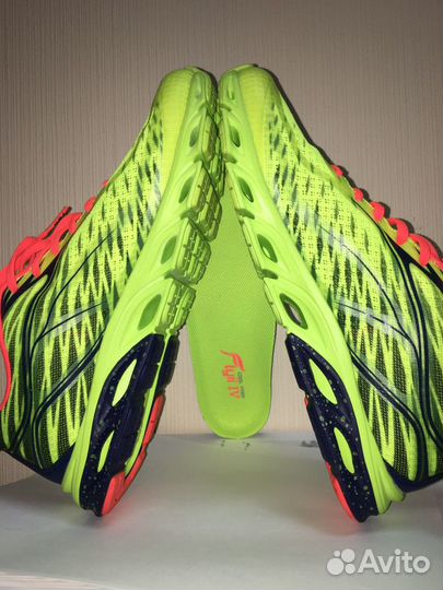 Кроссовки фирмы “peak “ mod E62117H