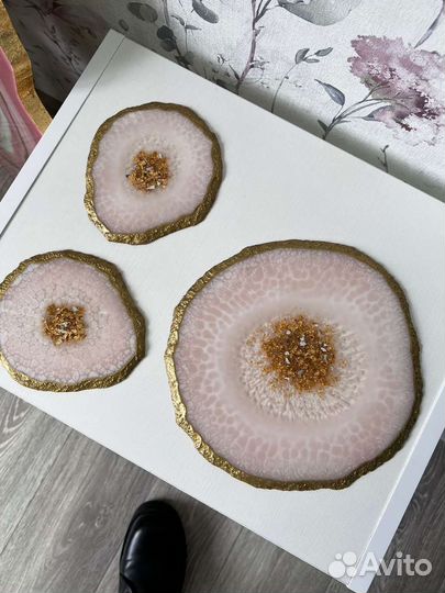 Подставки из смолы