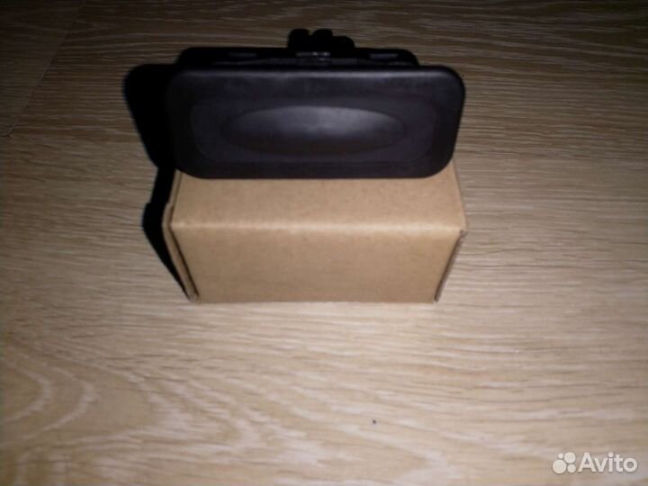 Кнопка открывания багажника автомобилей Рено