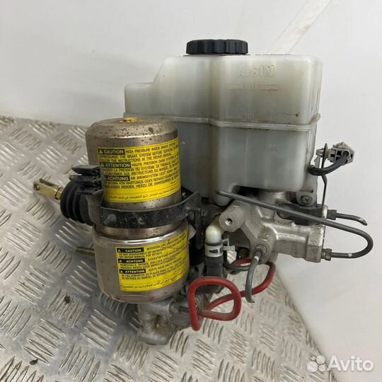 Блок абс 2111023 Toyota Land Cruiser (J100) 1998-2007 года