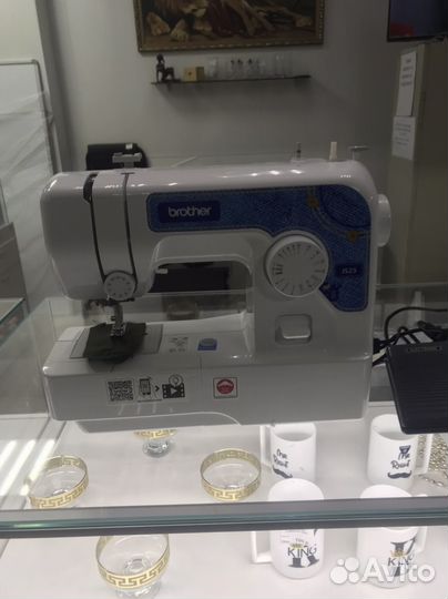 Швейная машина Brother js25