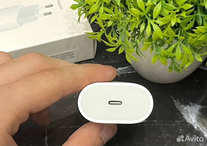 Зарядка на iPhone 20w