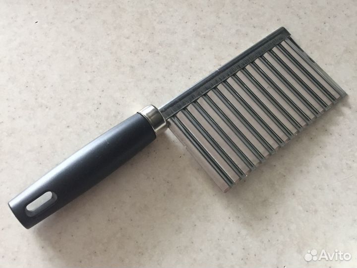 Нож для фигурной нарезки продуктов