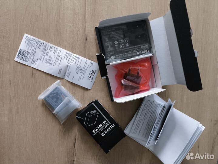 Зу + аккум fujifilm w126s оригинал