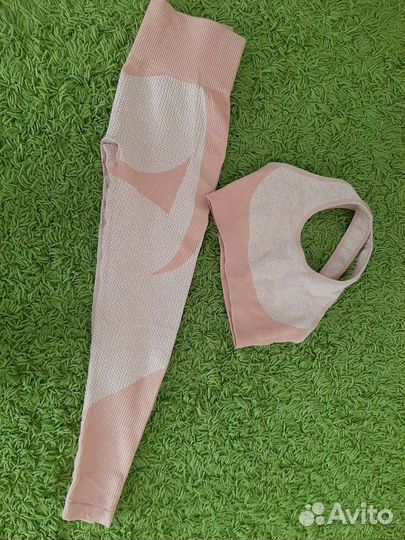 Спортивный костюм женский