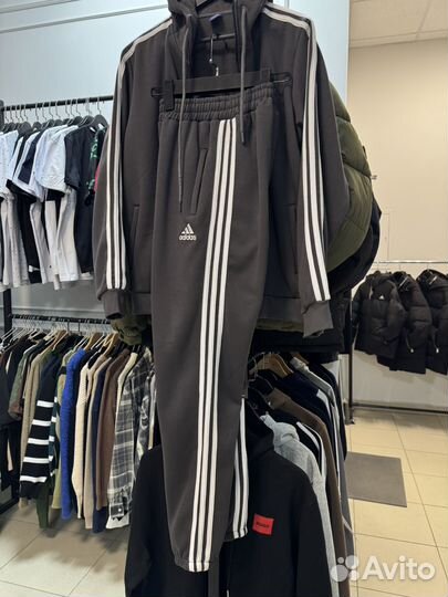 Костюм Adidas спортивный