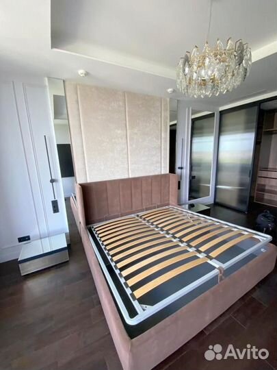 Мягкие стеновые панели, кровать спальня