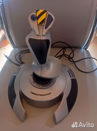 Джойстик Thrustmaster