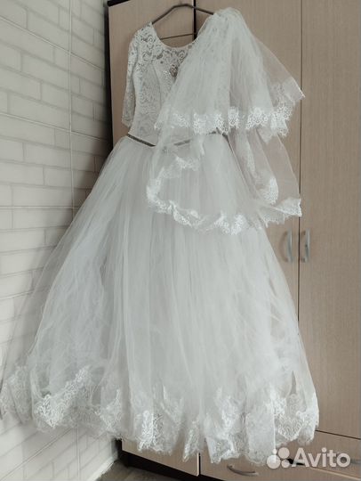 Свадебное платье с фатой 44 размер