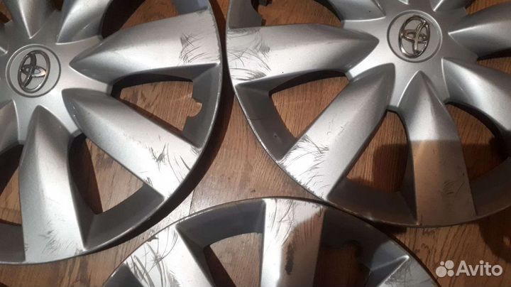 Колпаки на тойота R-16