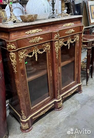 Тумба. Комод. Мебель в стиле Людовика.Антиквариат