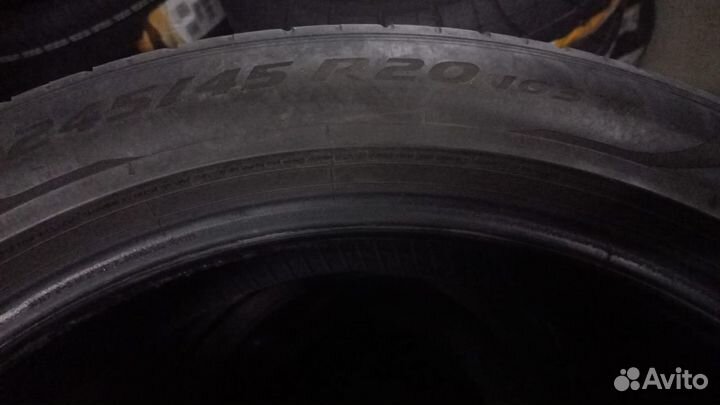 Pirelli P Zero PZ4 245/45 R20 и 275/40 R20 106W