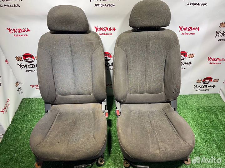 Передние сидения на Hyundai Accent