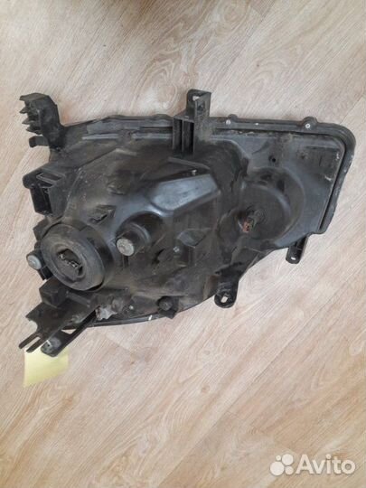 Фара галоген правая Nissan X-Trail T31 2007-2014