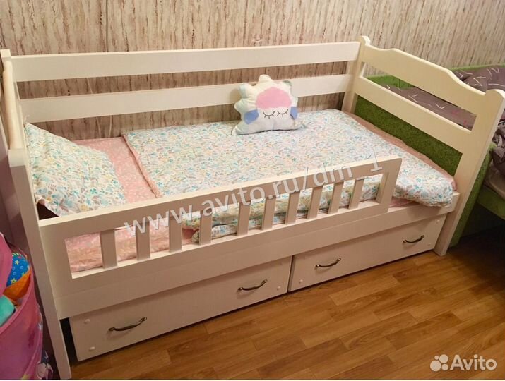 Детская кровать из массива