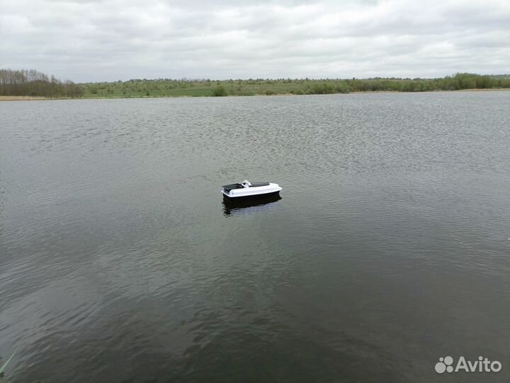 Прикормочный кораблик с gps