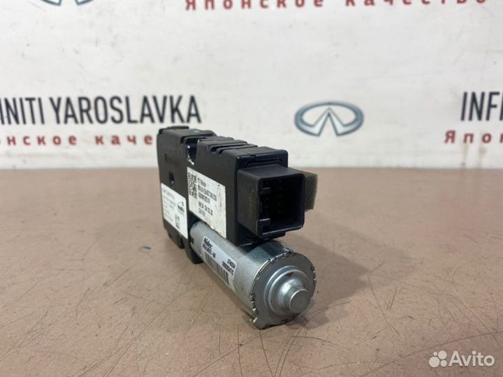 Моторчик люка Infiniti Qx50 J55 2018