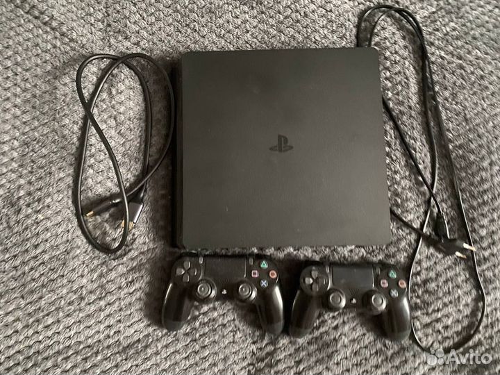 Игровая приставка ps4