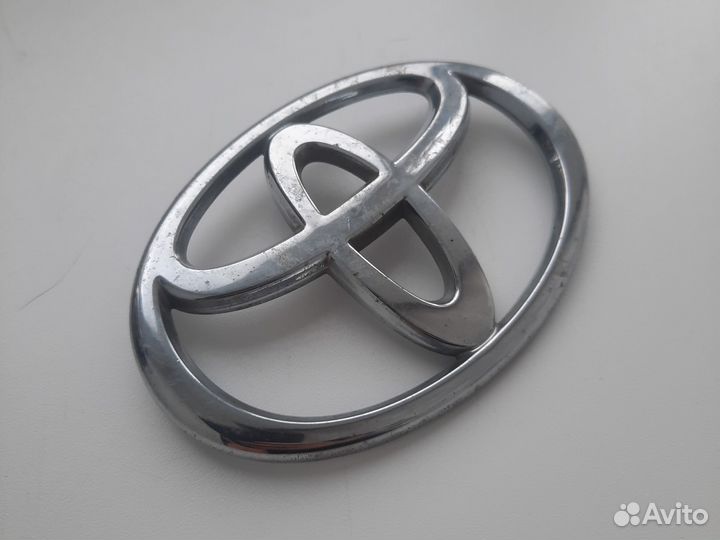 Эмблема toyota
