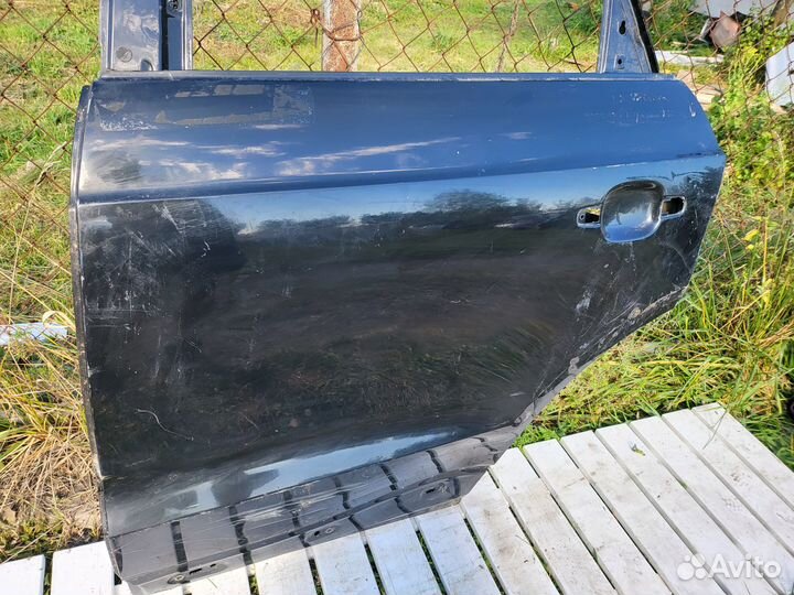 Дверь задняя левая Audi Q3