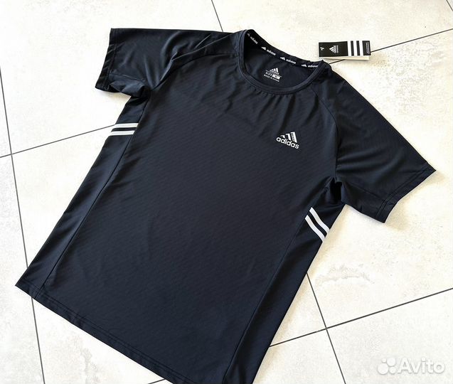 Футболка Adidas спортивная