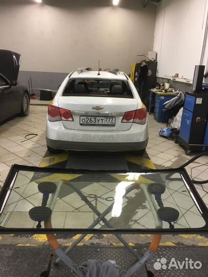 Заднее стекло Шевроле Круз