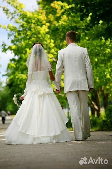 Свадебное платье и кольца