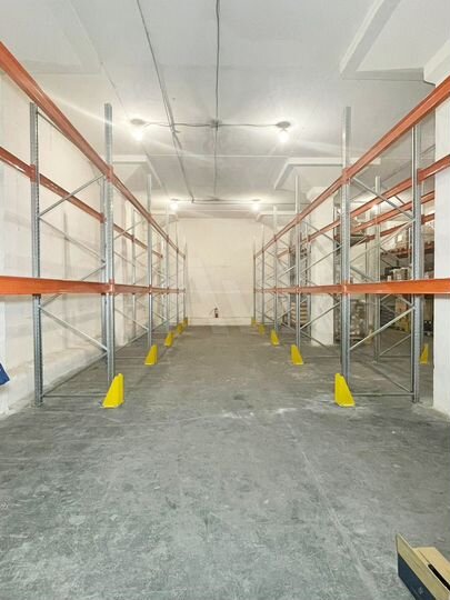Сухой склад со стеллажами, 1 этаж, 310 м²