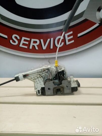 Замок передней двери mercedes sprinter 906