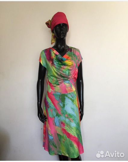 Платье.М.новое