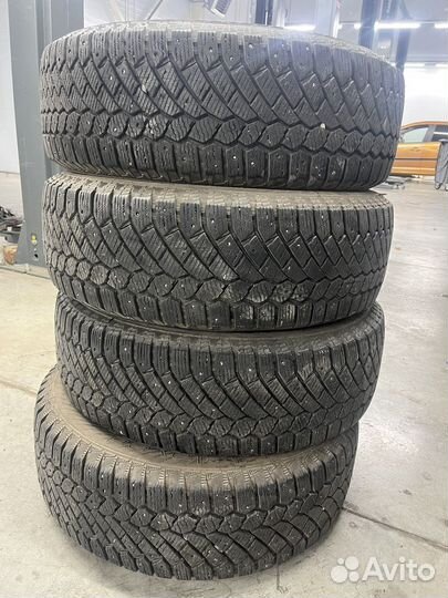 Gislaved Nord Frost 200 225/65 R17
