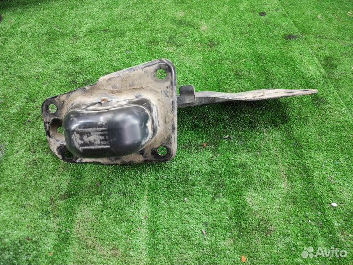 Рычаг подвески задний левый Skoda Octavia A5 caxa