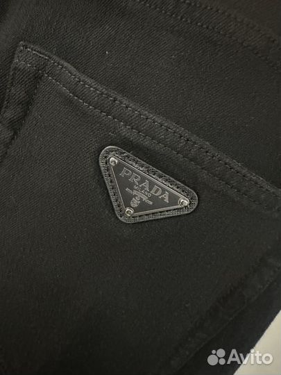 Джинсы Prada