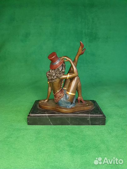 Бронзовая статуэтка Танцовщица кабаре (цвет)