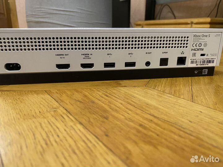 Xbox one 2 гемпада + 4 игры