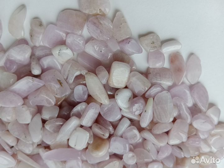 Кунцит натуральный кучка 40 гр россыпь галтовка