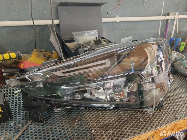 Фара mazda KB8P51041H левая диодная