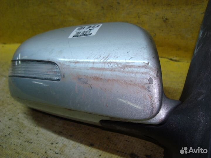 Зеркало правое Toyota Prius NHW20