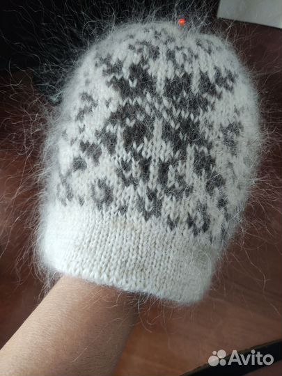 Шапка женская из козьего пуха