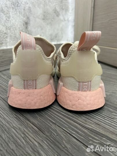 Кроссовки adidas nmd