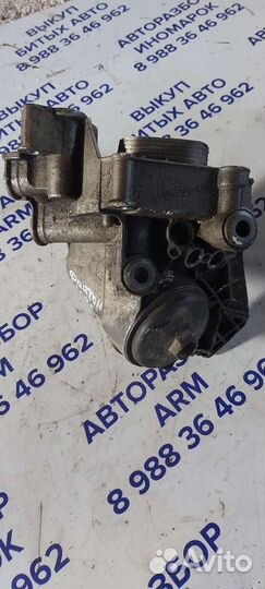 Корпус масляного фильтра на Volkswagen Phaeton