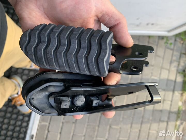 Подножки пеги Triumph Tiger 800