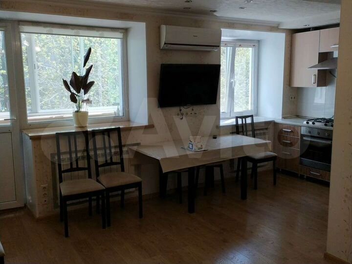 2-к. квартира, 43 м², 3/5 эт.