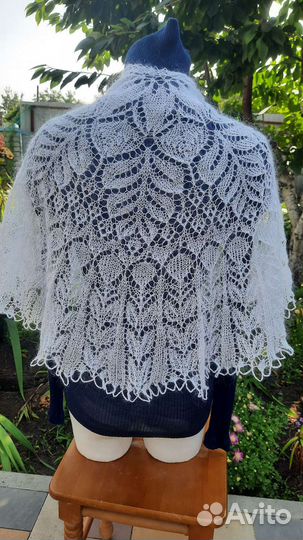 Подарок пуховая винтажная шаль косынка