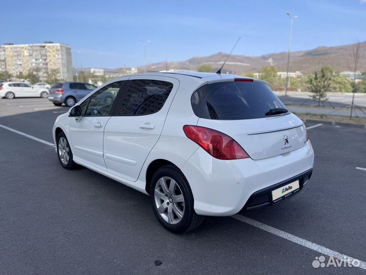 Peugeot 308 1.6 AT, 2011, 137 000 км