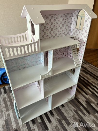 Большой кукольный домик