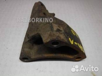 Кронштейн двигателя