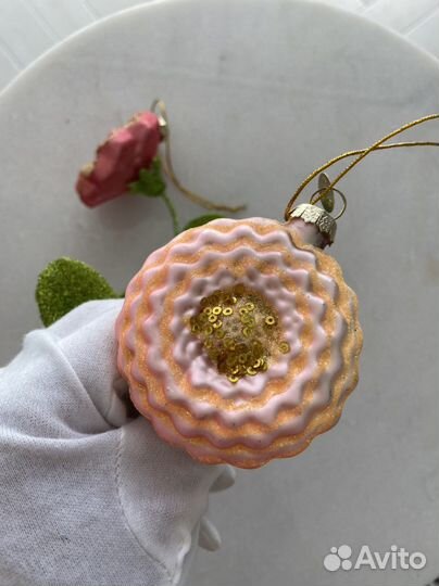 Елочные игрушки цветы