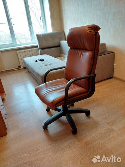 Офисное кожаное кресло, компьютерный стул